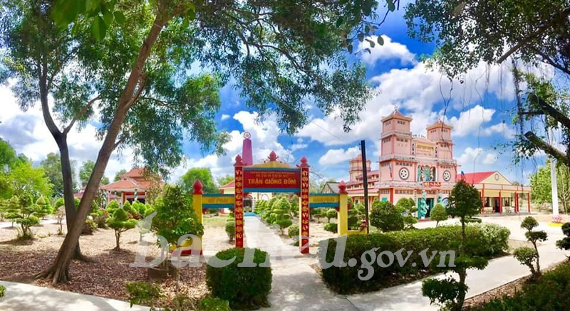 Di tích lịch sử địa điểm trận Giồng Bốm (1946) xã Phong Thạnh Tây, thị xã Giá Rai, tỉnh Bạc Liêu được  Bộ Văn hóa, Thể thao và Du lịch xếp hạng là di tích quốc gia 