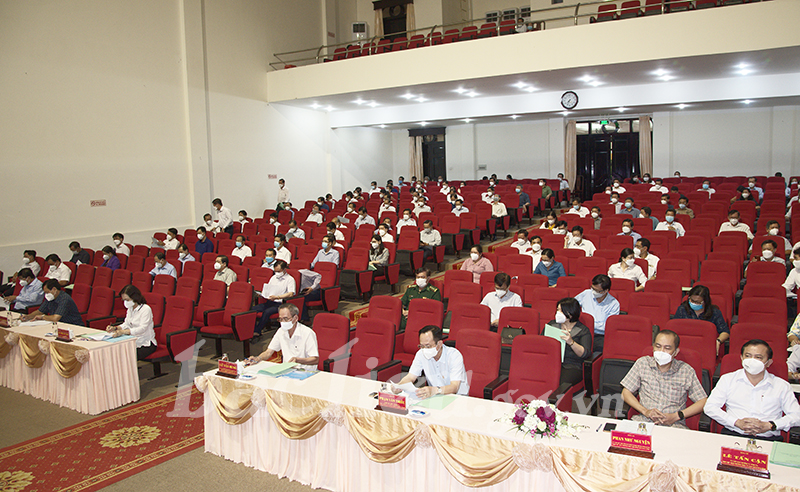 Đại biểu tham dự Hội nghị quán triệt và triển khai thực hiện  các Nghị quyết của Ban chấp hành Đảng bộ tỉnh (khóa XVI) 