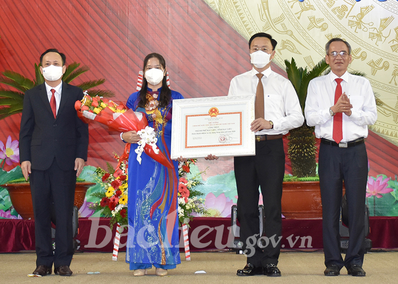 Ngày 24/10, thành phố Bạc Liêu đón nhận Quyết định của Thủ tướng Chính phủ công nhận hoàn thành xây dựng nông thôn mới 